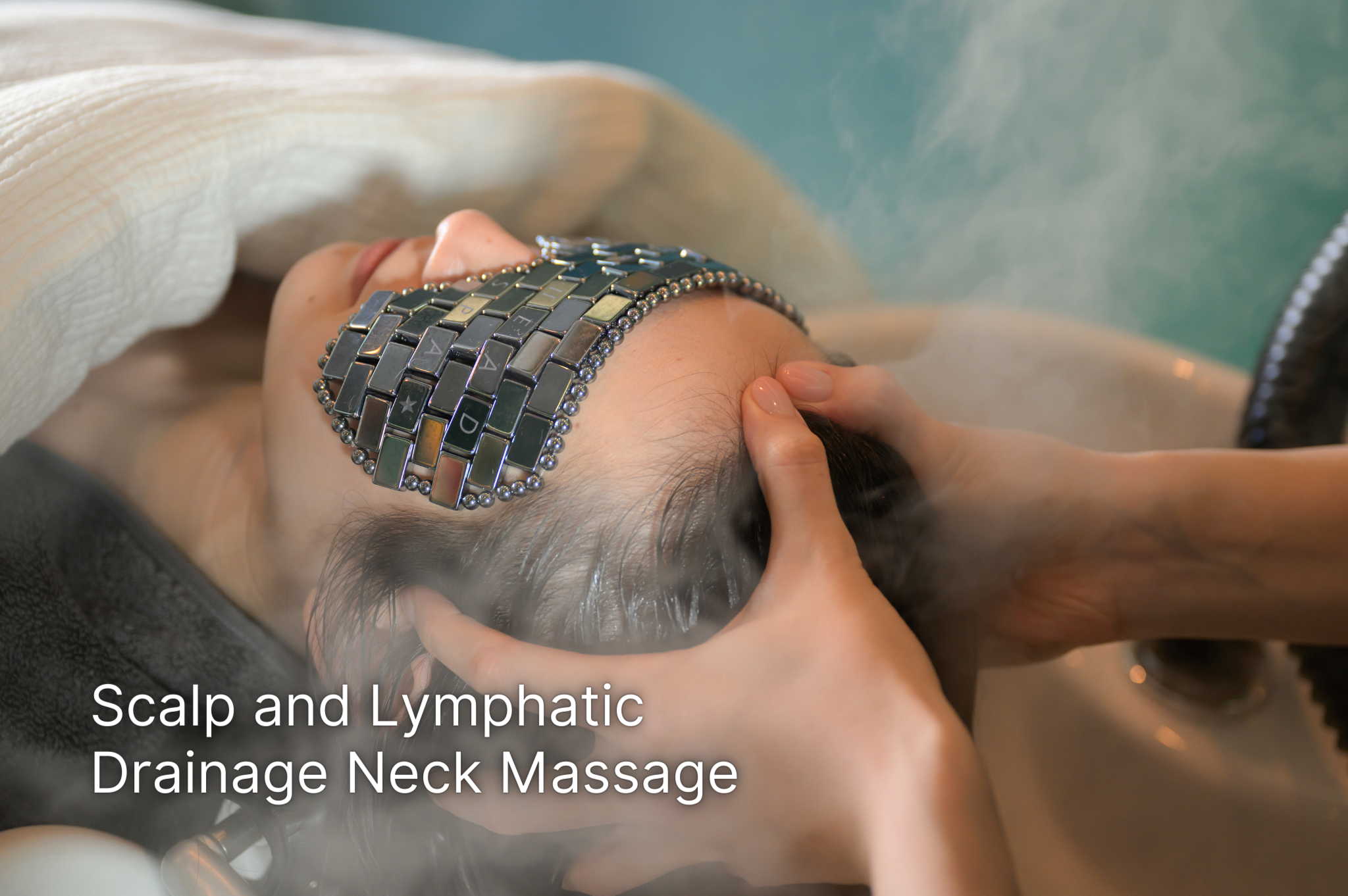 (こちらをクリック)エメラルドグリーンルームでプロフェッショナルによる頭皮と髪のケアヘッドスパ(シャンプータイプメニュー)