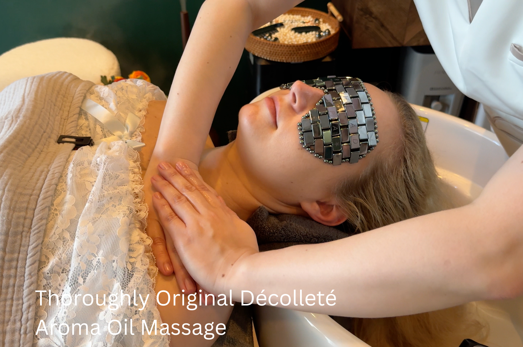 NEW LOCATION IN SHINJUKU (CLICK HERE) JAPANESE PROFESSIONAL DRY HEAD AND FULL BODY HEAD SPA (NO Shampoo Type Menu)