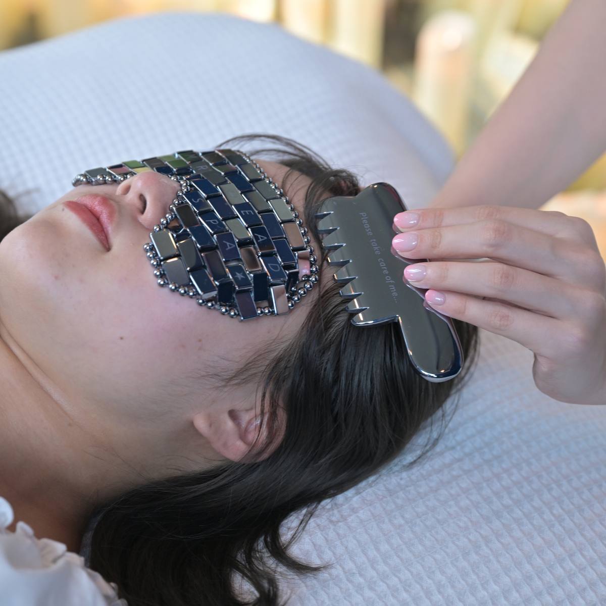 SCALP MASSAGE TERAHERTZ COMB (therapist hands your order after your ap